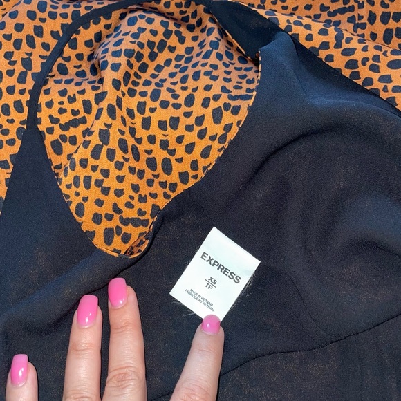 Express Reversible Animal leopard Print V-
Neck Spaghetti Strap Cami Top NWOT - Picture 10 of 11